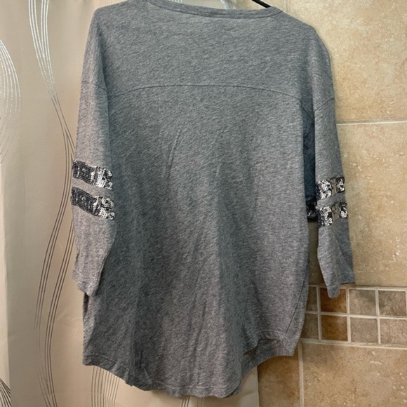 Victoria’s Secret PINK Gray 3/4 Sleeve Top Size XS - Picture 2 of 7